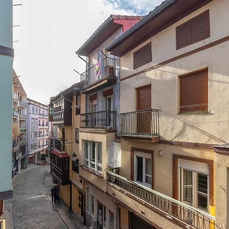 Apartamento Kuia Con Balcon En El Casco Viejo De Bermeo Apartman Kültér fotó